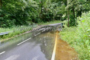 Straße nach Stark-Regen - ImageShop