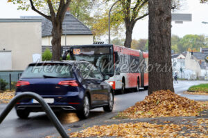 Strassenverkehr im Herbst - ImageShop