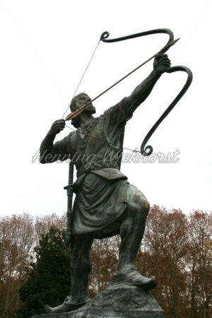 Teheran (12) – Krieger-Statue in der Schah-Residenz - ImageShop