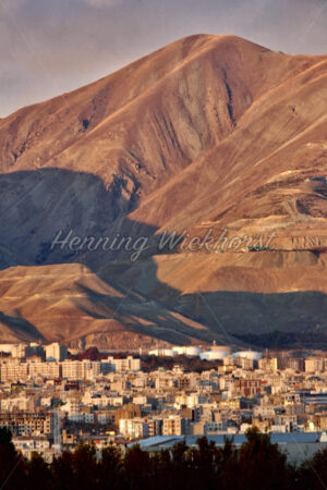 Teheran (5) – Gebirgige Umgebung - ImageShop
