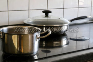 Topf und Pfanne auf dem Herd - ImageShop