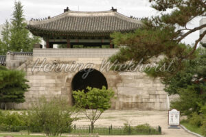 Tor im Park des Palastes von Seoul - ImageShop