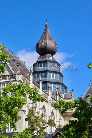 Turm einer Kirche - ImageShop