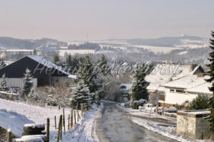 Verschneites Dorf Niederbachem - ImageShop