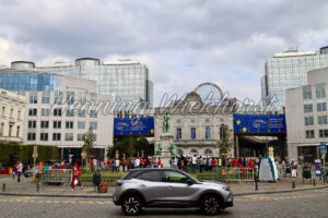 Vor dem EU-Parlament - ImageShop