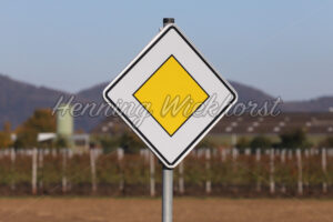 Vorfahrtsstrasse - ImageShop