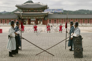 Wachwechsel am Palast in Seoul - ImageShop