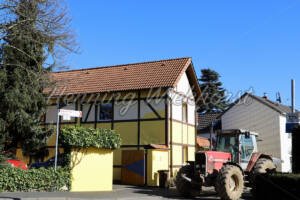 Werthoven (16) – Landwirtschaftlicher Verkehr im Dorf - ImageShop Online