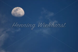 Wolken und Mond - ImageShop