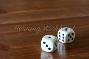 Würfel auf dem Tisch - ImageShop
