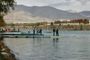 Zuschauer bei einem Drachenboot-Rennen - ImageShop