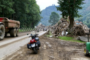 Zwischen Kreuzberg und Ahrbrück (3 Wochen n. d. Flut) - ImageShop